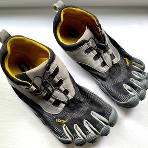 Vibram Five Fingers Shoes Size 43